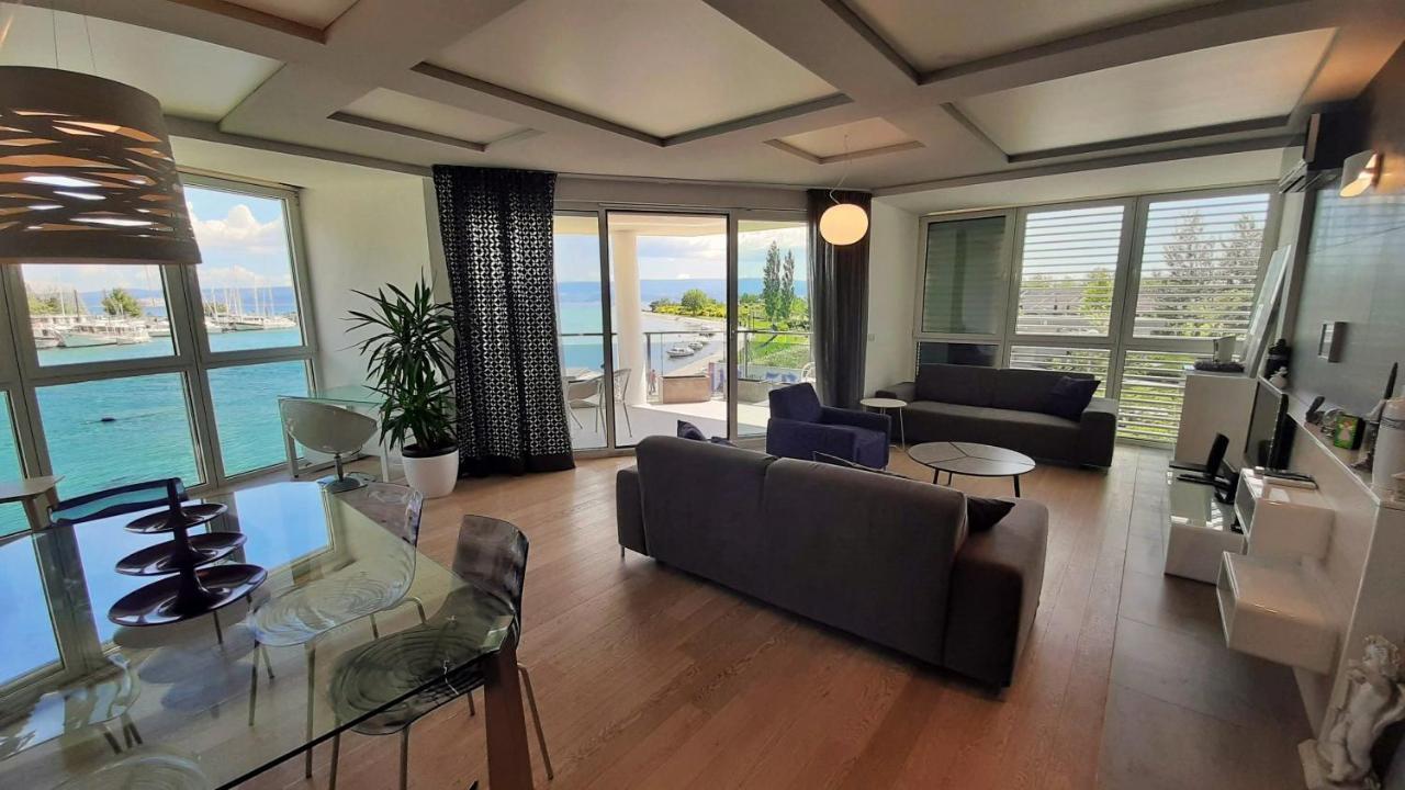 Apartment Iva Omiš Esterno foto