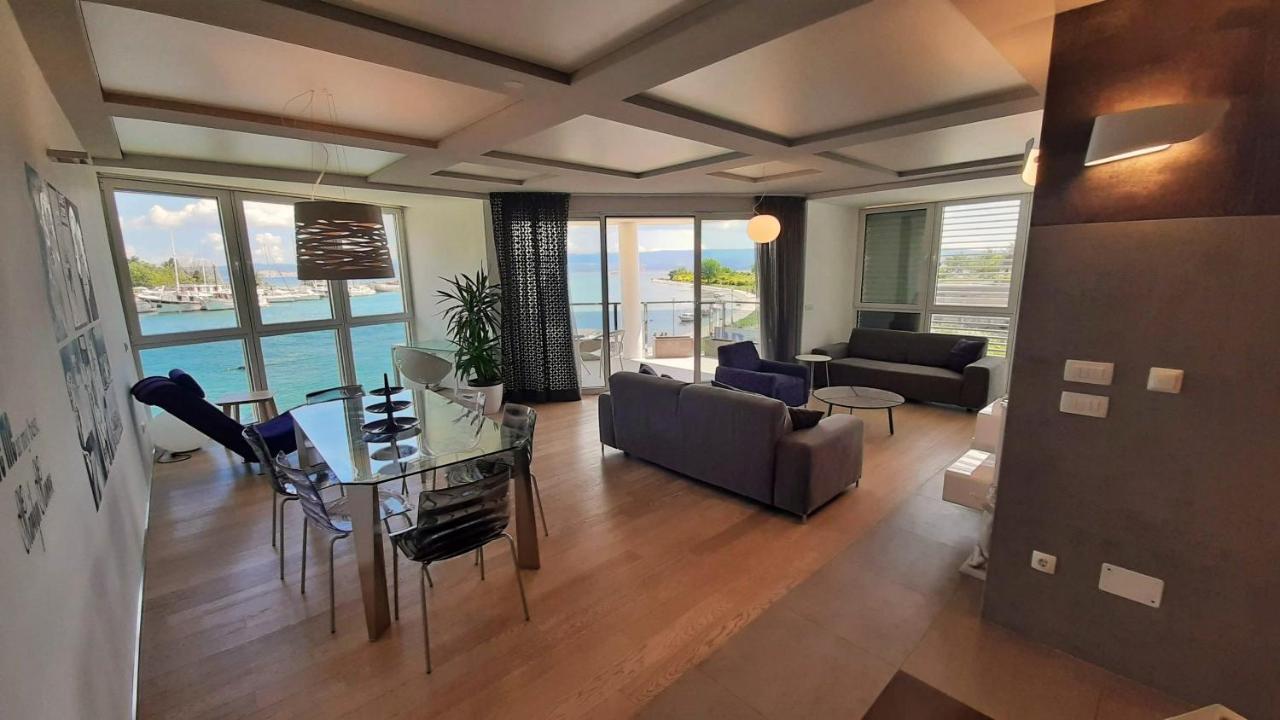 Apartment Iva Omiš Esterno foto