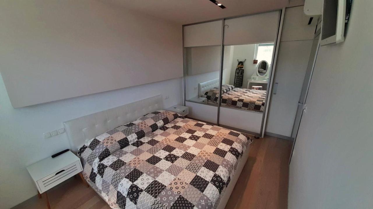 Apartment Iva Omiš Esterno foto